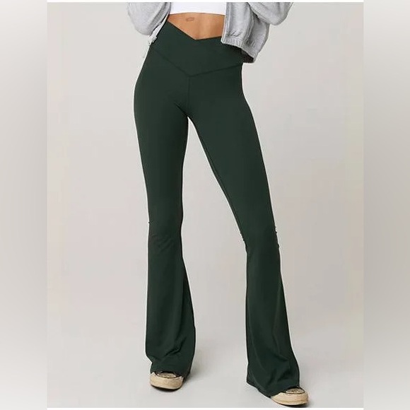 Aerie AE High-Waisted Flare Crossover V waist leggings Pants - Forest Green - Picture 12 of 12